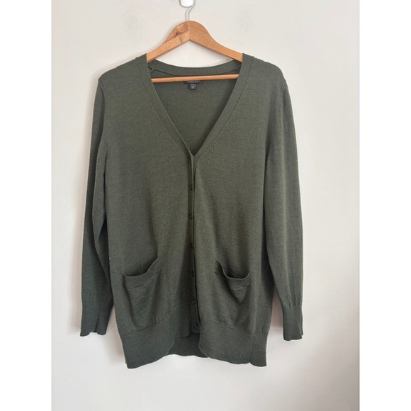 Lord + Taylor Sweaters - Lord + Taylor Women's 1X Extra Fine 100% Merino Wool Cardigan Career Preppy